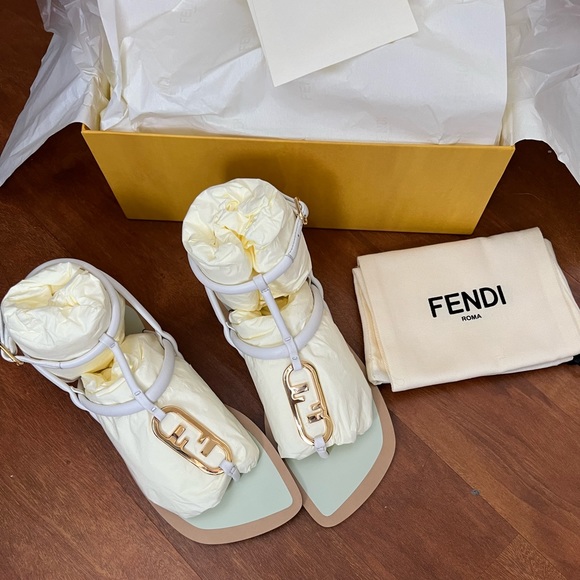 Fendi O’Lock white sandal New size 36 - Picture 2 of 12